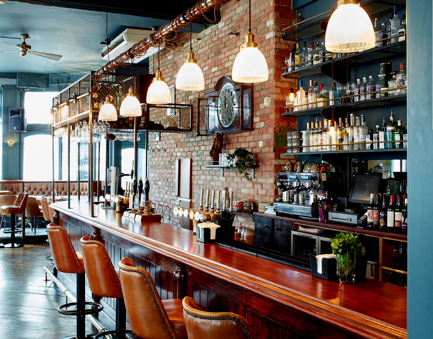 Valentine's day balloons and flowers Anti Valentines Party | Balham, London Burlesque Reviews | DesignMyNight