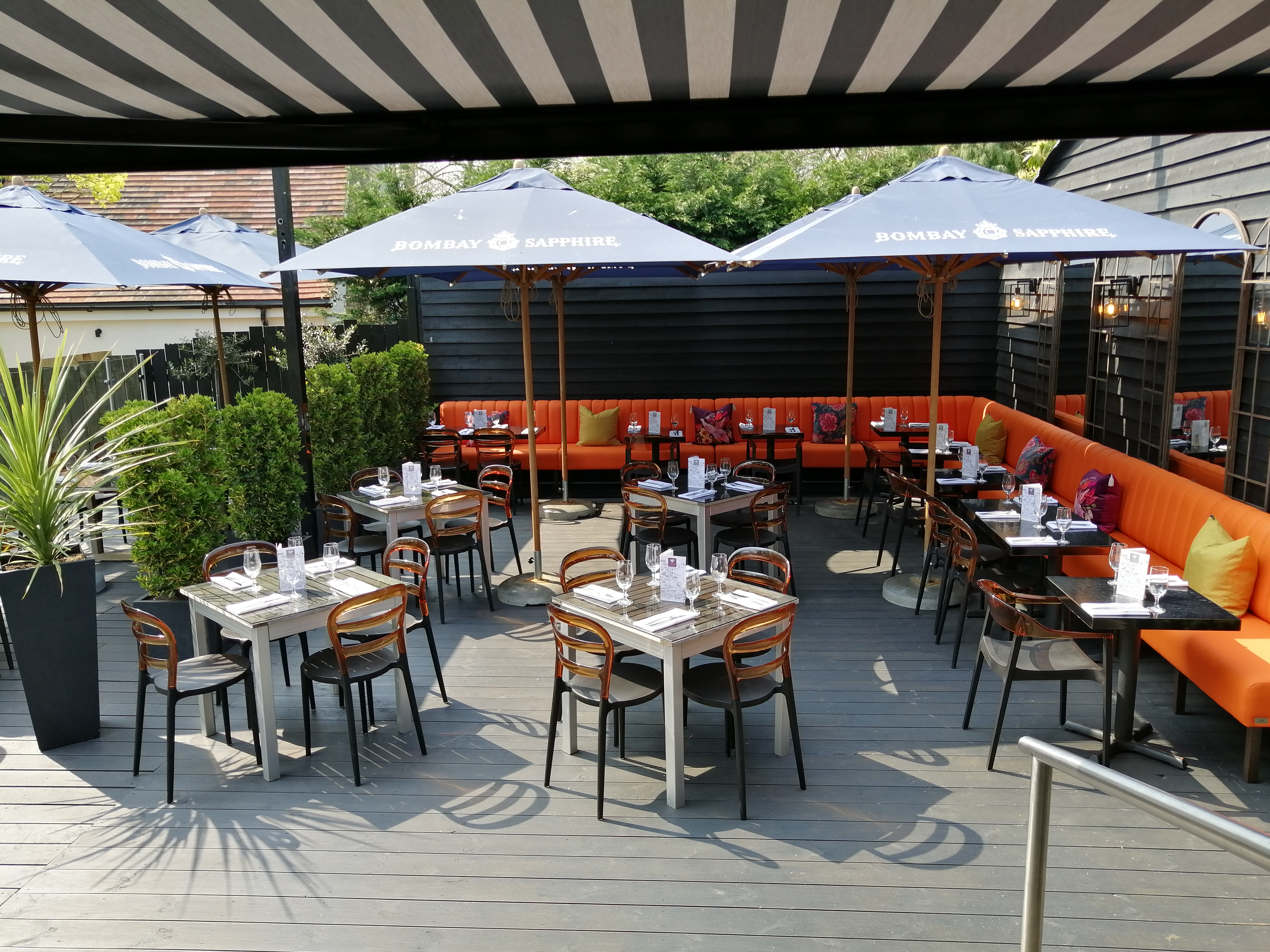 The Chequers Matching Green DesignMyNight