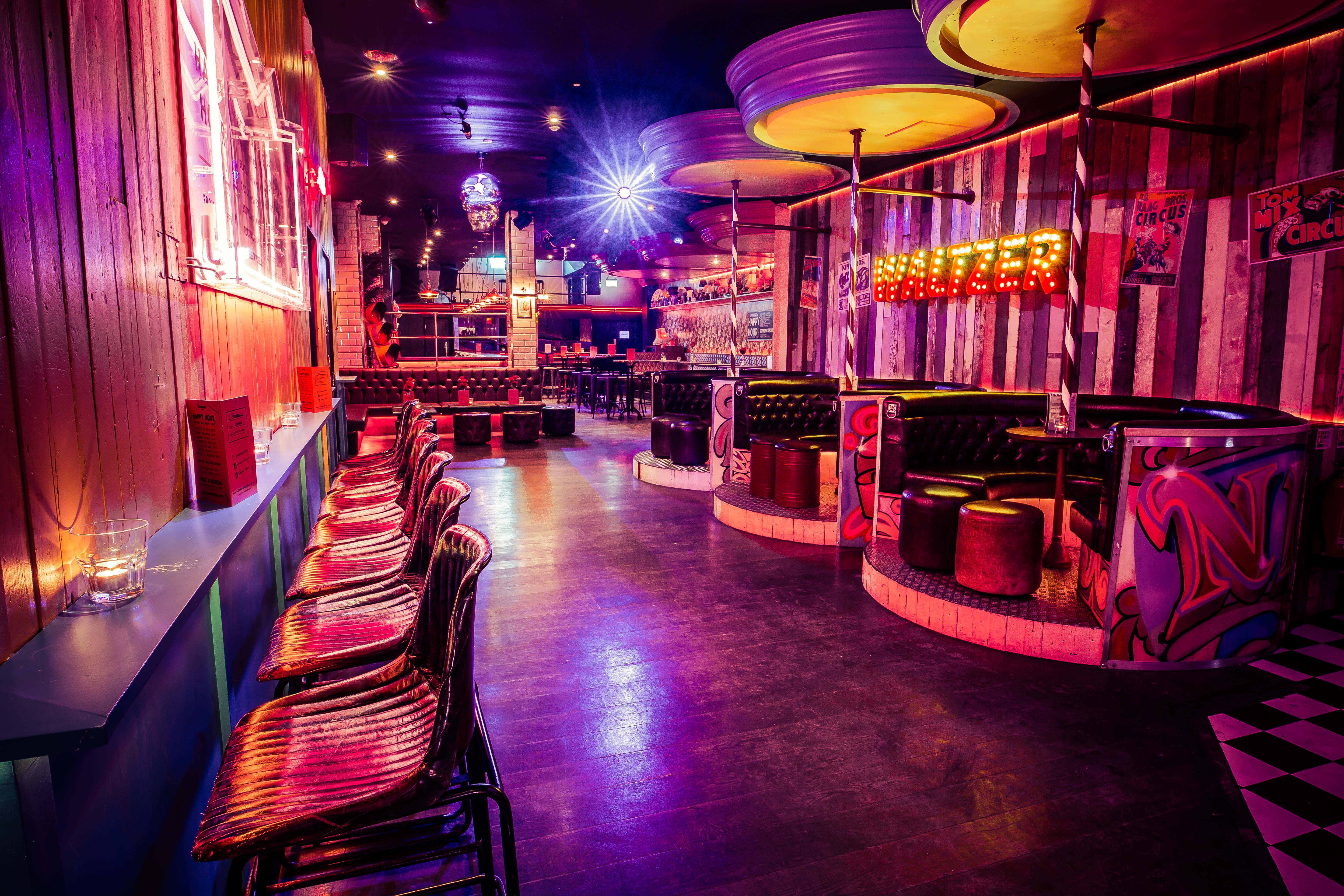 Simmons Oxford Street London Bar Reviews DesignMyNight