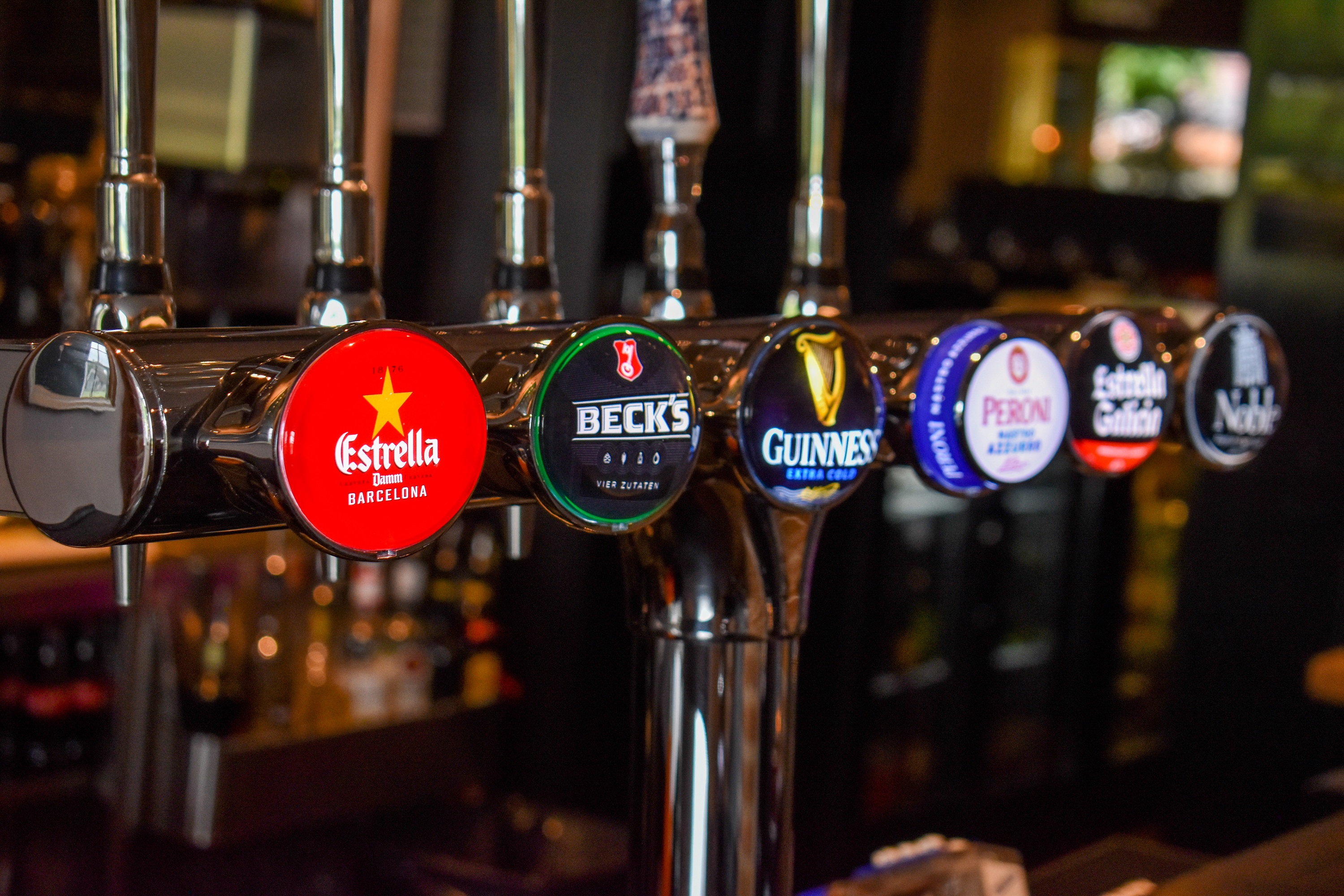 The Chequers Matching Green DesignMyNight