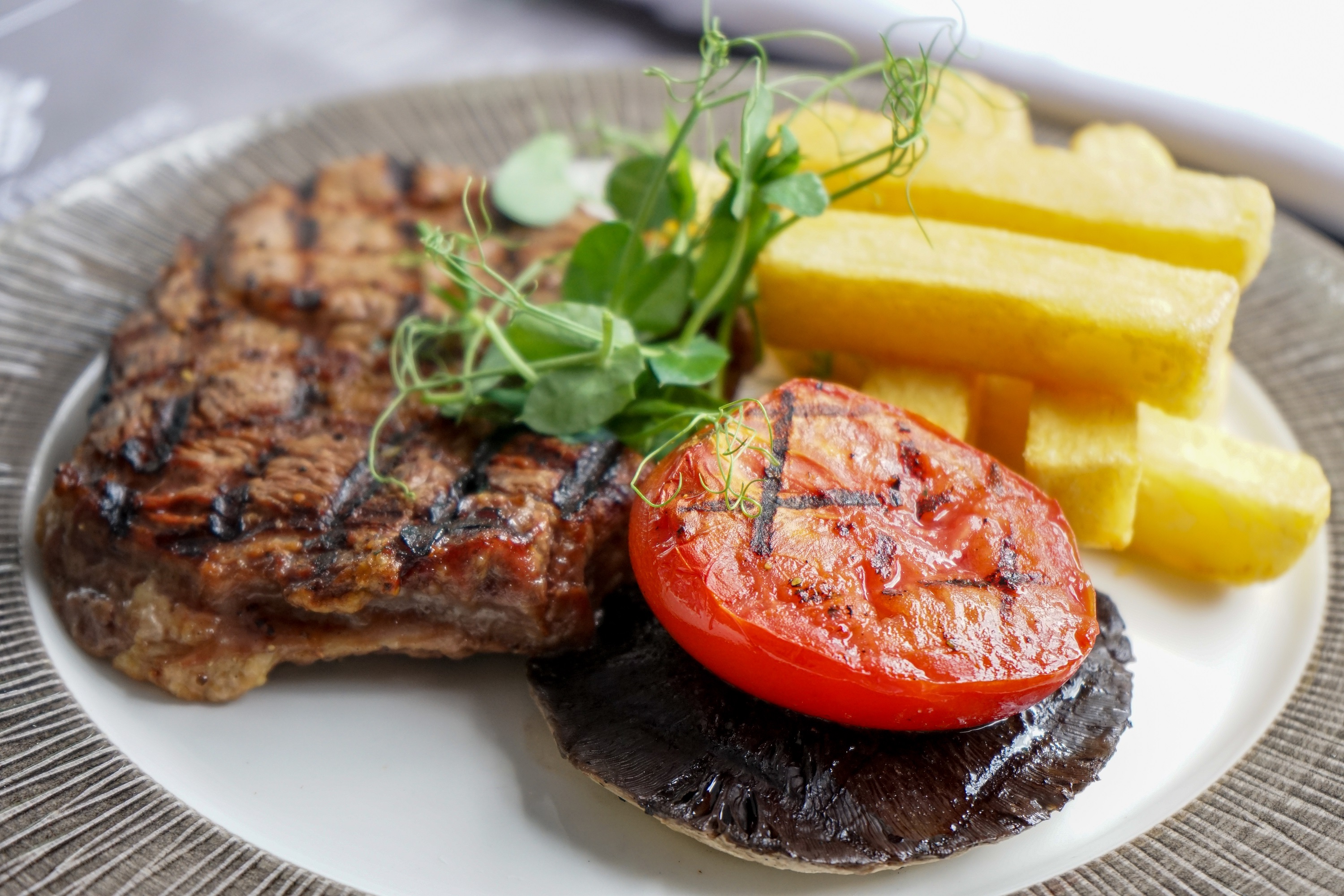 The Chequers Matching Green DesignMyNight