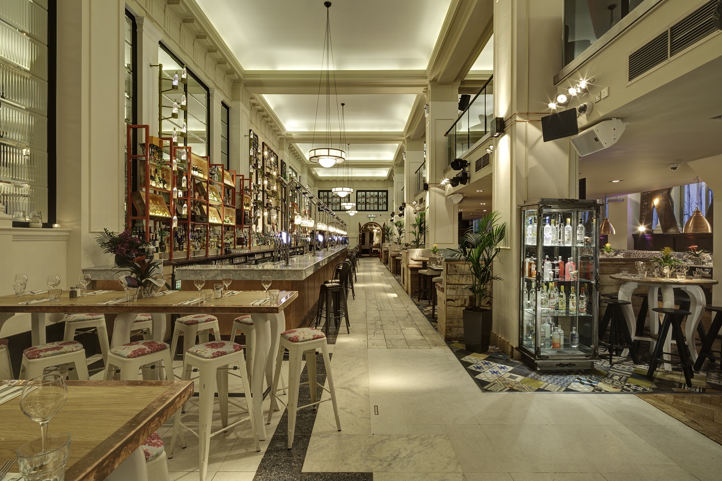 Revolution Bar Leadenhall London Bar Reviews DesignMyNight