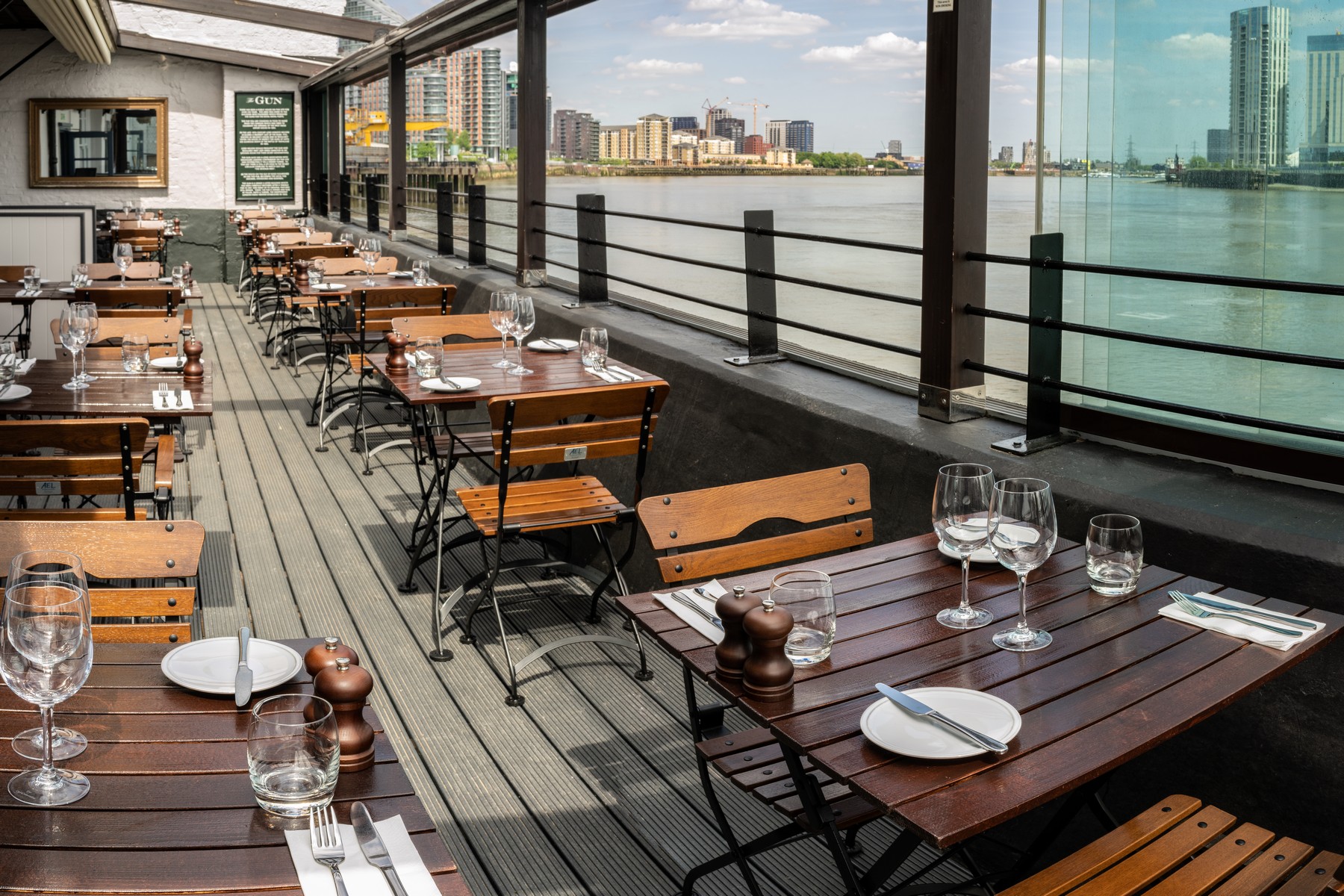 The Gun Canary Wharf Pub Docklands East London Reviews DesignMyNight