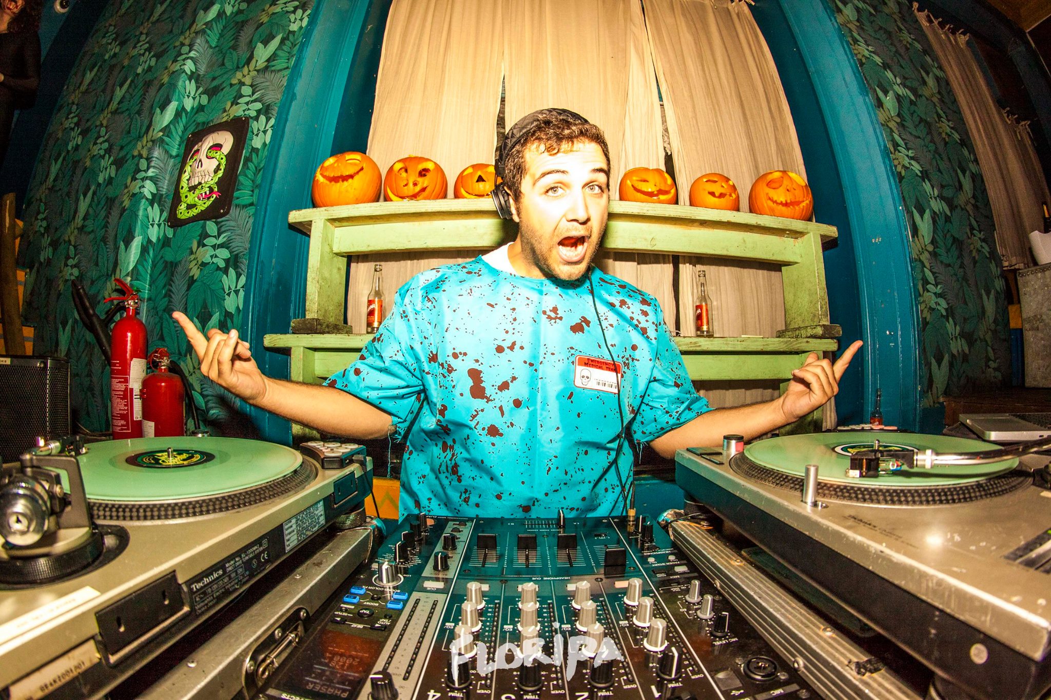 THE SHOREDITCH PUB CRAWL HALLOWEEN SPECIAL Shoreditch, London Bar Crawl Reviews DesignMyNight