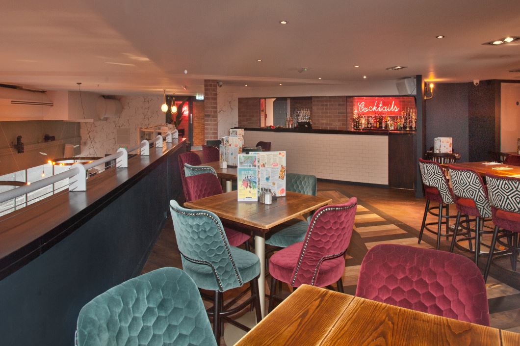 Slug and Lettuce Brentwood Brentwood Bar Reviews DesignMyNight