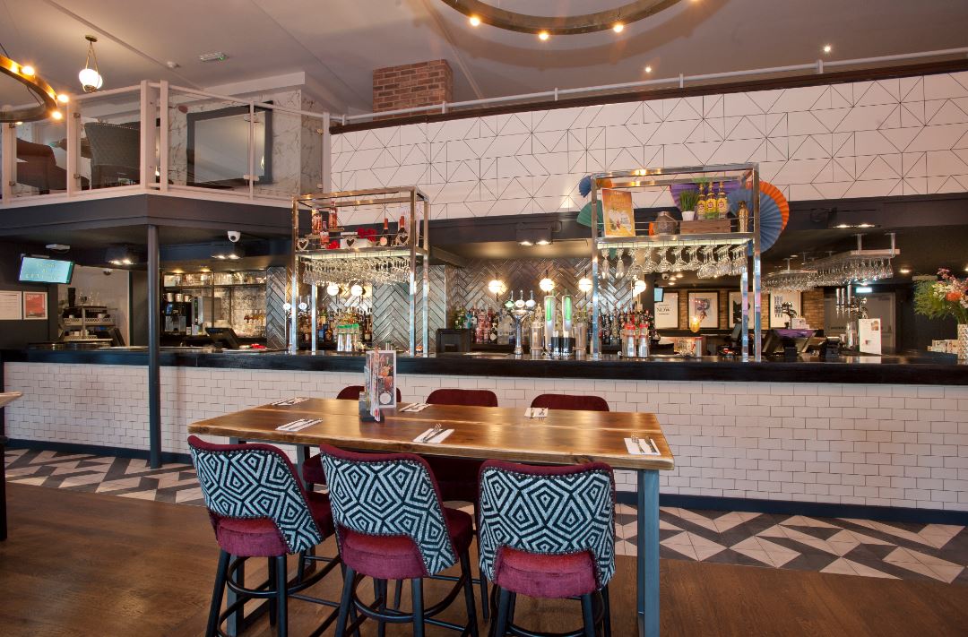 Slug and Lettuce Brentwood Brentwood Bar Reviews DesignMyNight