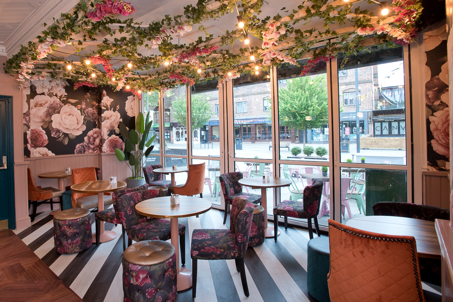 Slug & Lettuce Watford UK Restaurant Reviews DesignMyNight