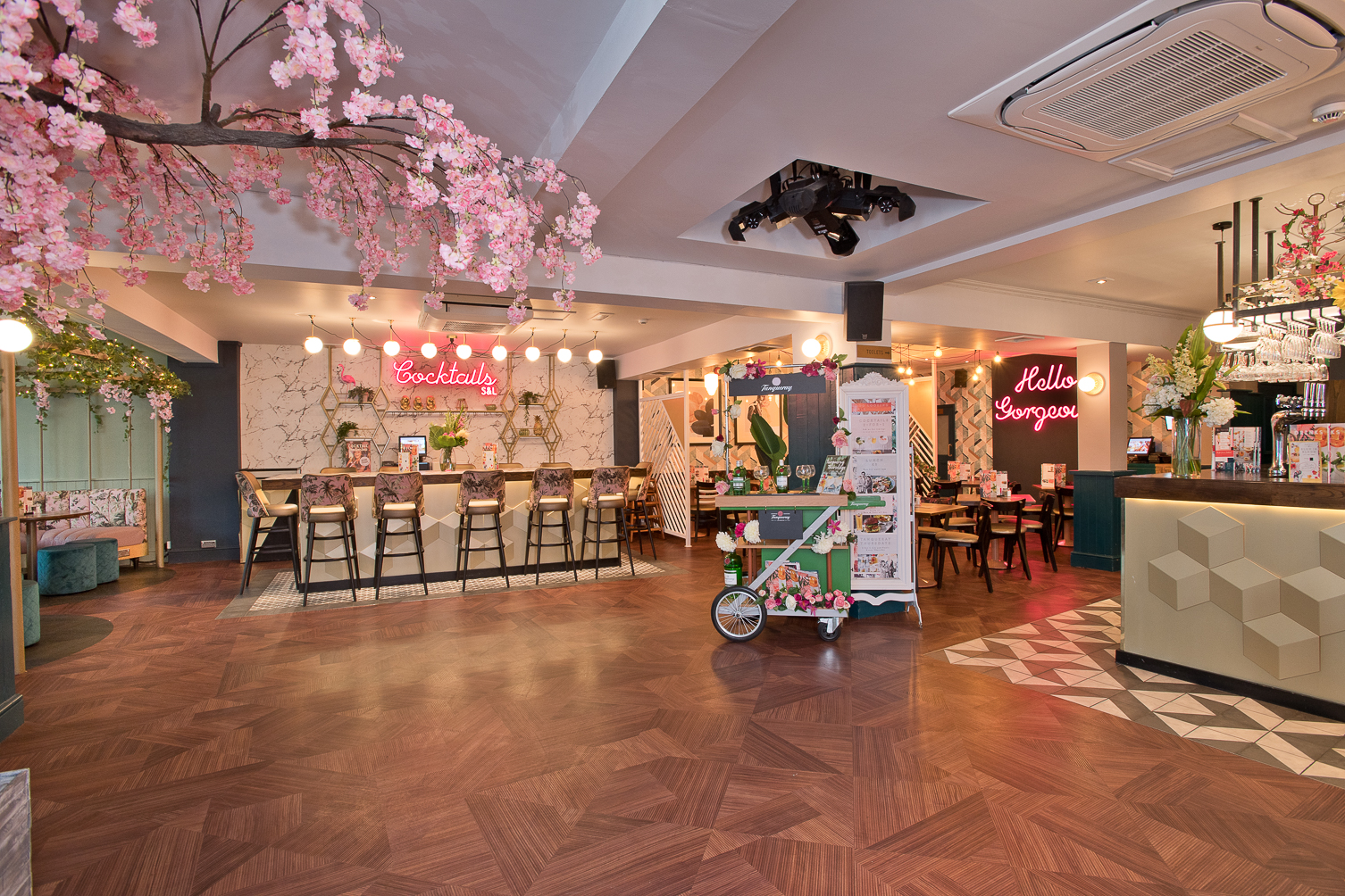 Slug & Lettuce Watford UK Restaurant Reviews DesignMyNight