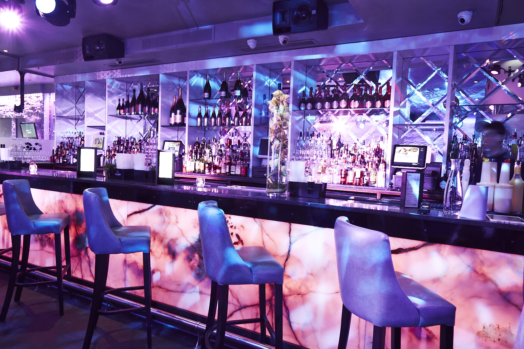Aquum Bar Clapham | London Bar Reviews | DesignMyNight