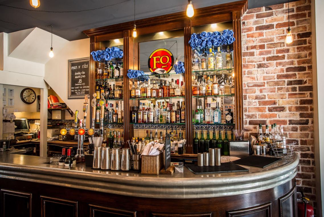 Porky's Burgers and Wings London Bar Reviews DesignMyNight