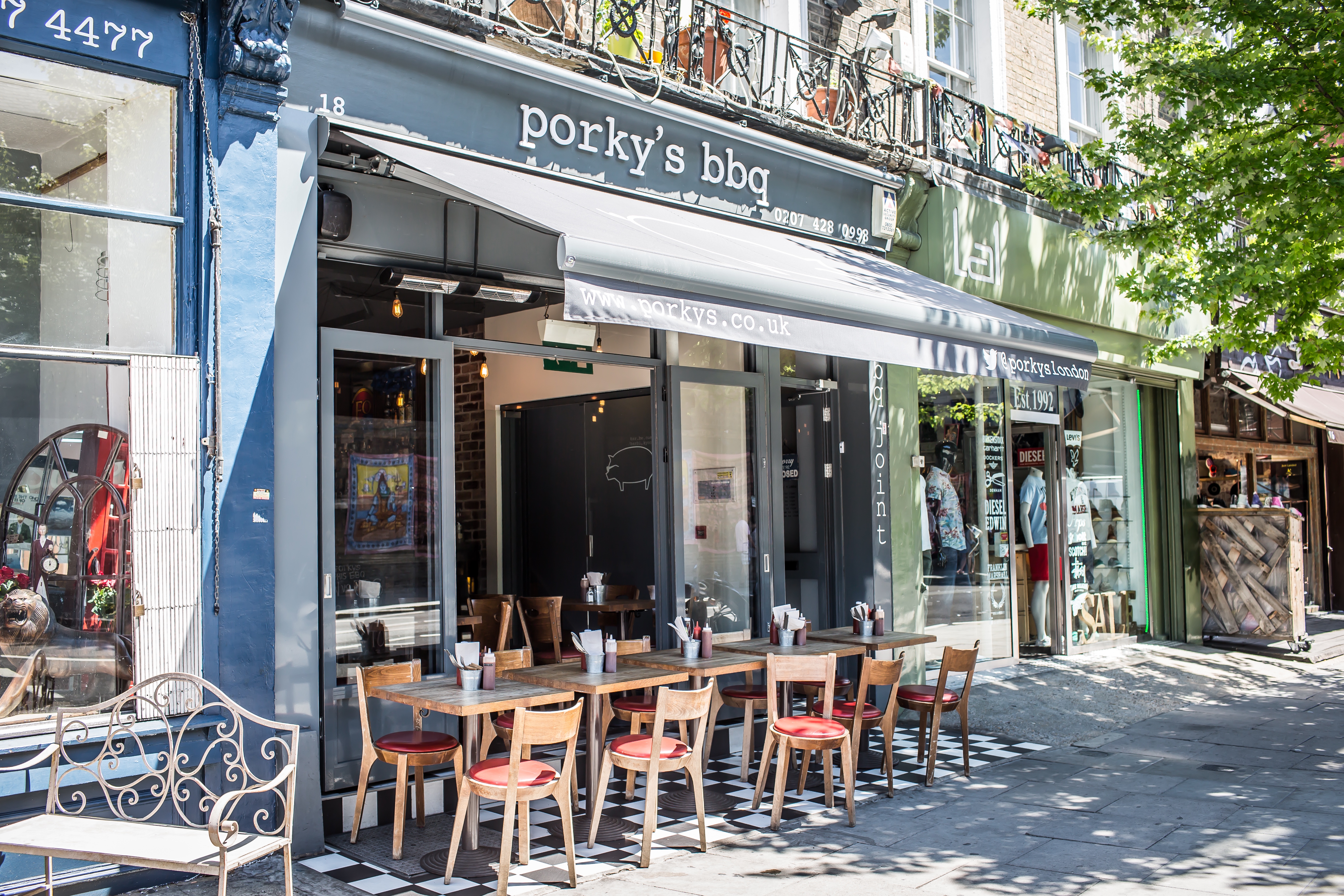 Porky's Burgers and Wings London Bar Reviews DesignMyNight