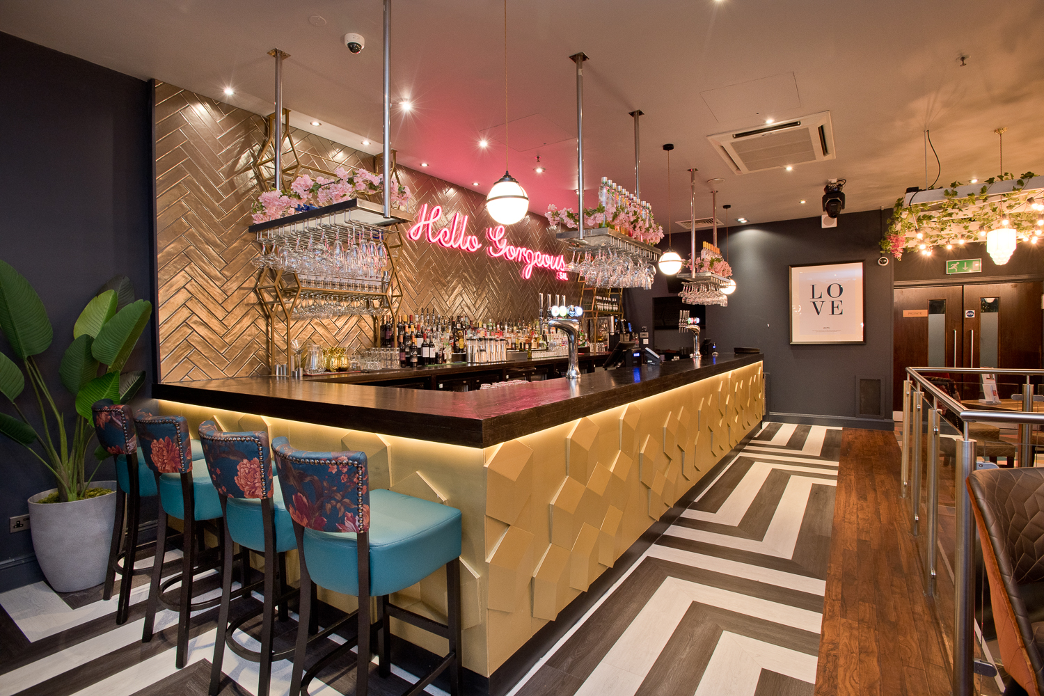 Slug and Lettuce O2 London Bar Reviews DesignMyNight