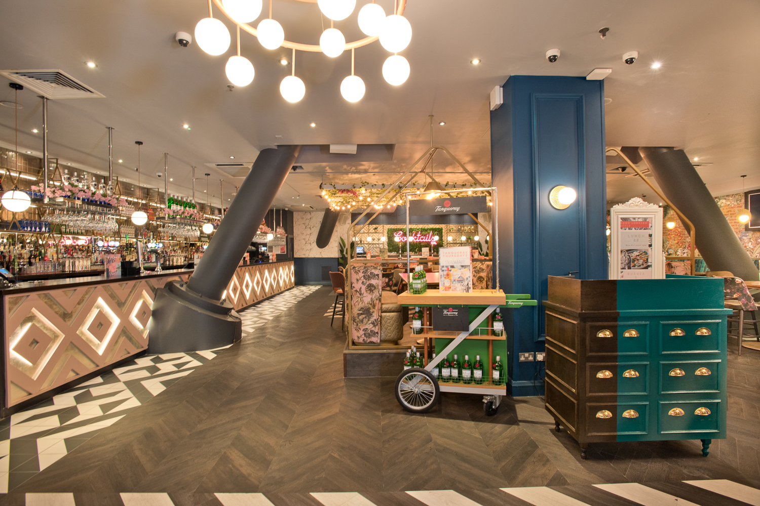 Slug and Lettuce O2 London Bar Reviews DesignMyNight