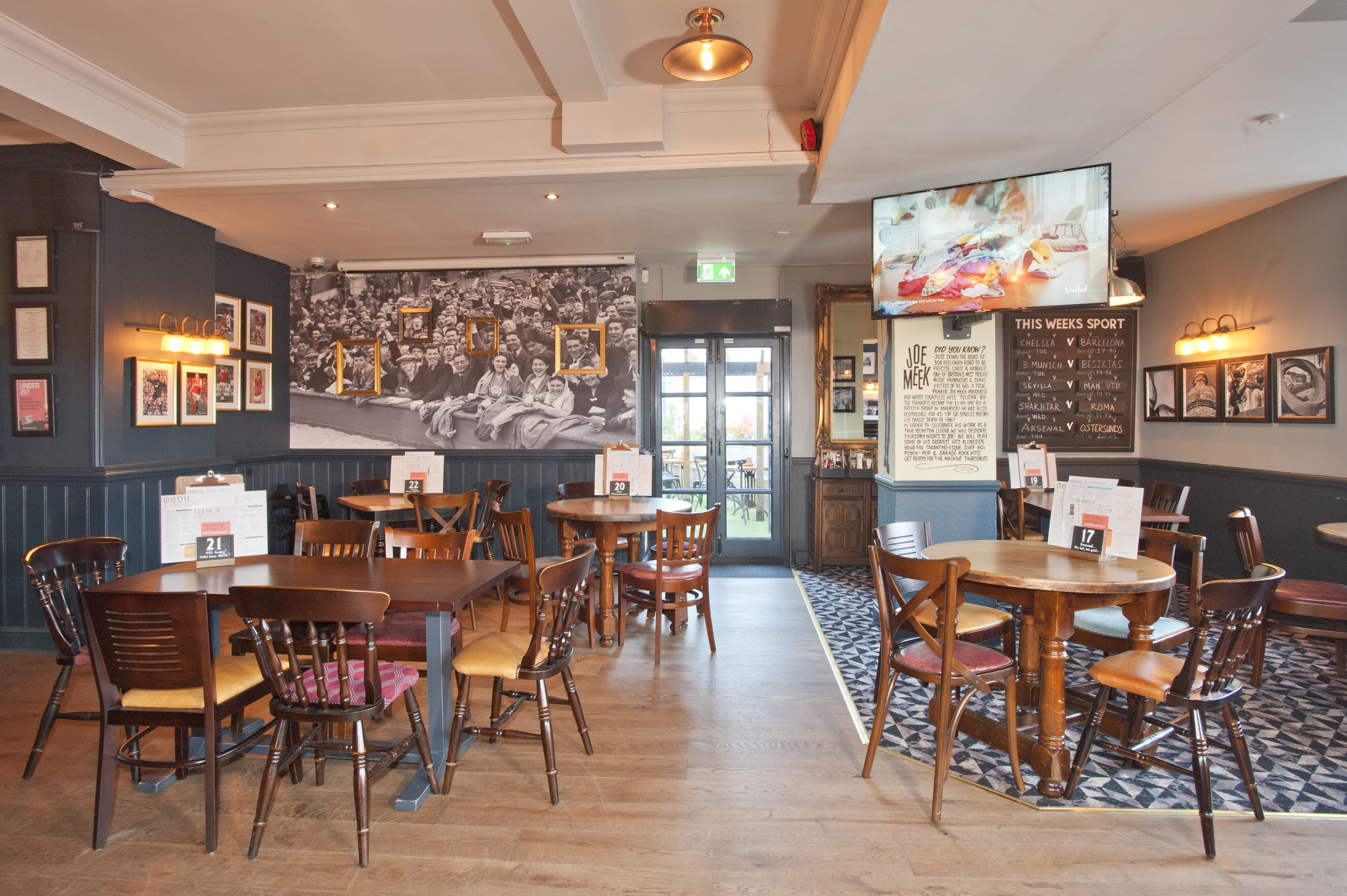 Famous Cock Tavern, Islington photo 4