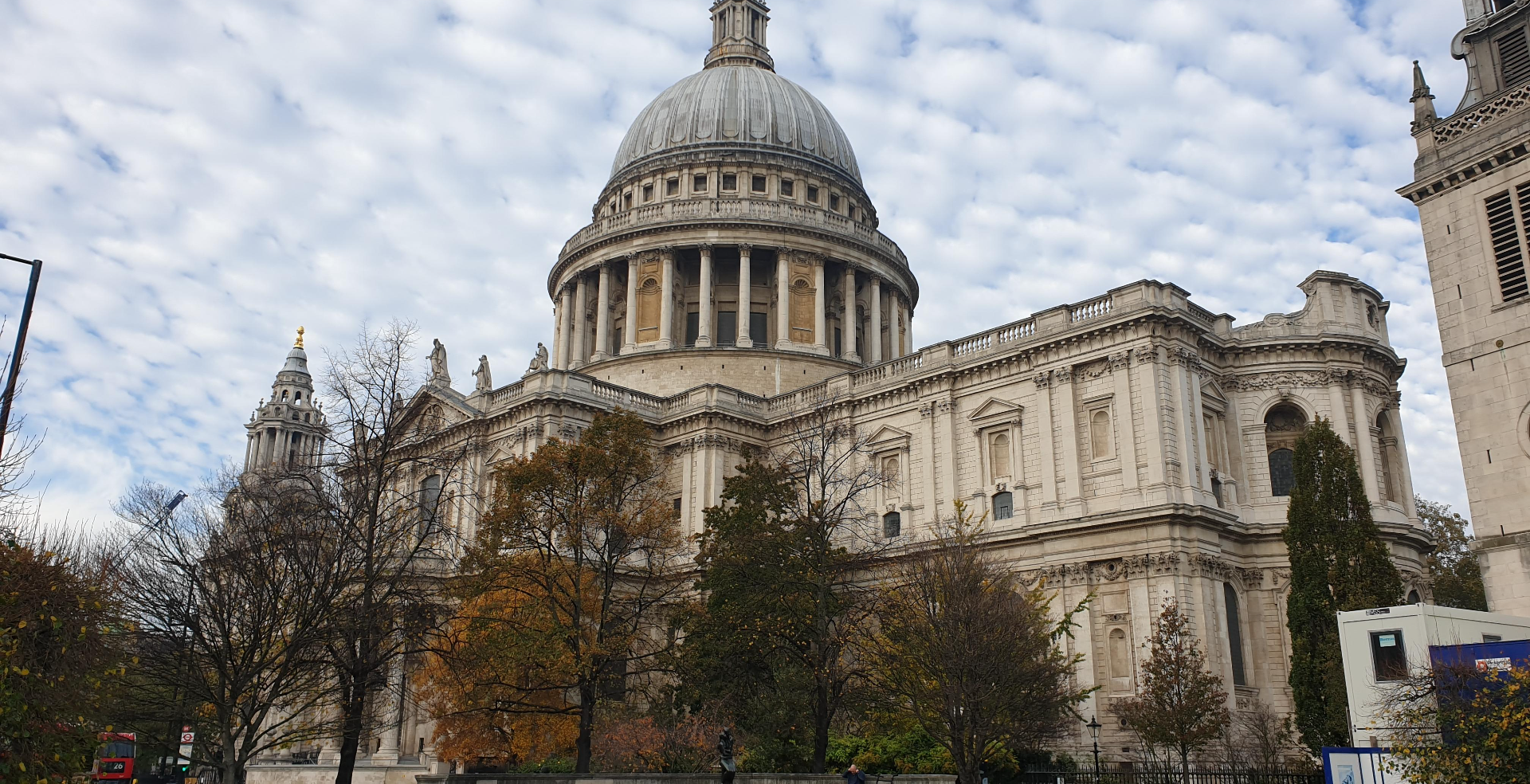 Roman Ruins To Blitz Bombings A Walking Tour Of London S Fiery History London Daytime Reviews Designmynight