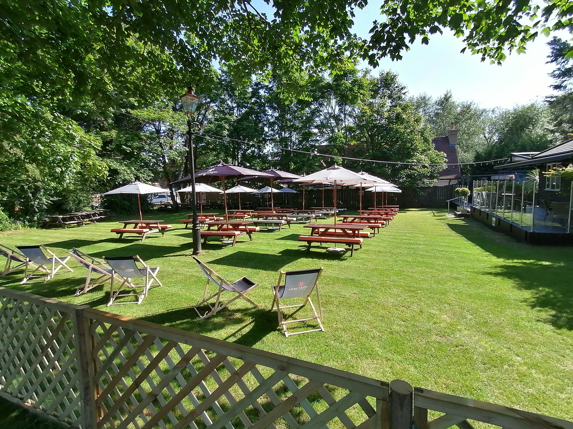 The Chequers Matching Green DesignMyNight