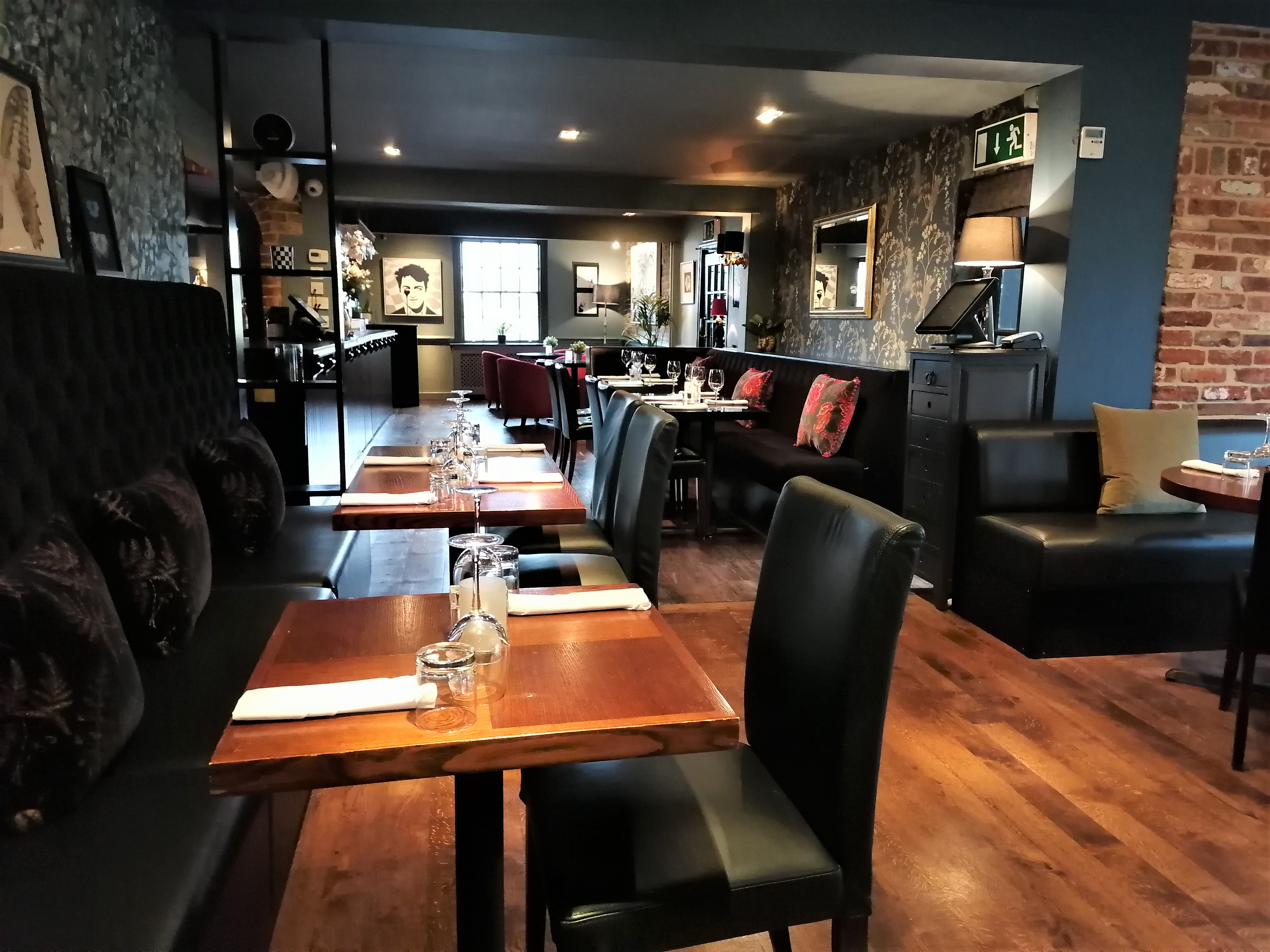 The Chequers Matching Green DesignMyNight