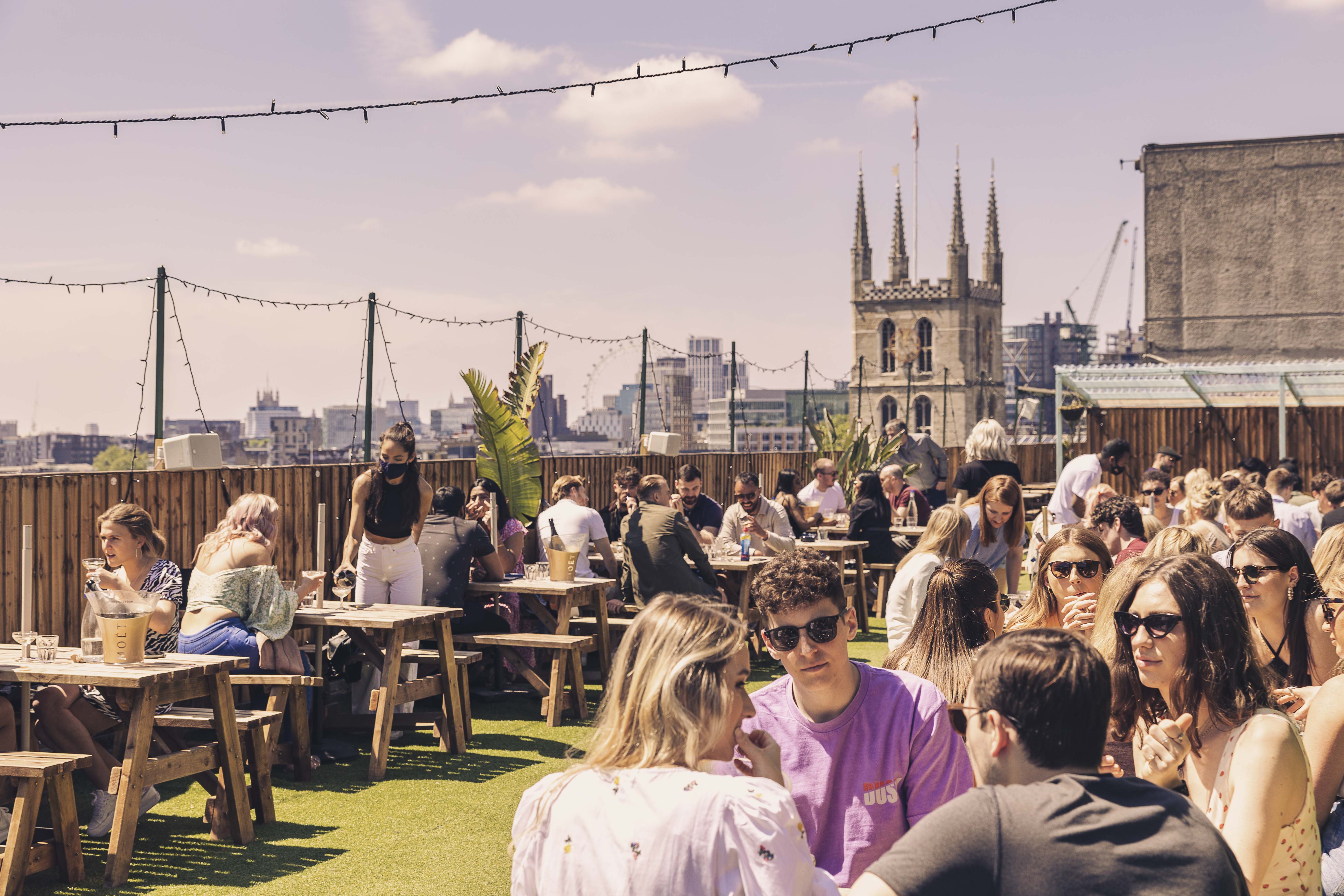 LONDON BRIDGE ROOFTOP BRUNCH London Bridge, London Food & Drink