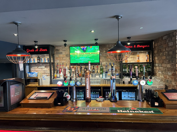 Rileys Sports Bar Victoria: Darts And Snooker Fun | DesignMyNight