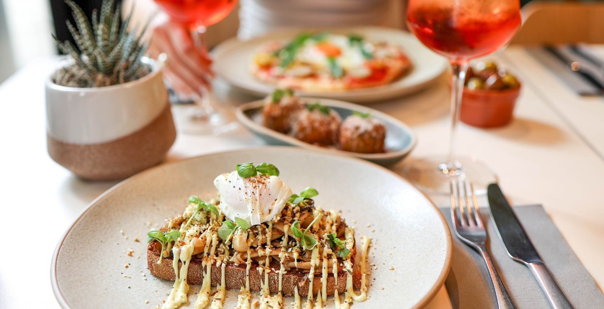 Italian Bottomless Brunch & Access to Horizon 22