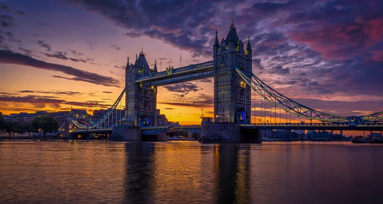 Tower Bridge at night.