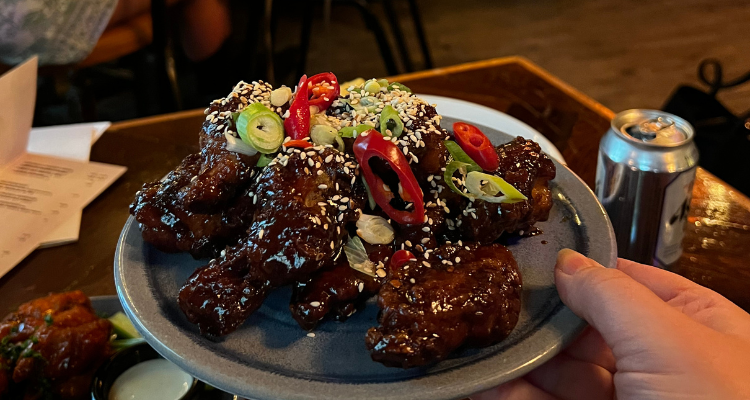 The Old Queen's Head Chicken Wings