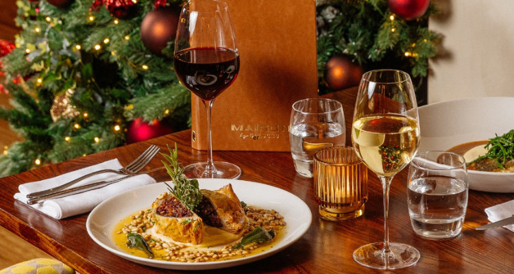 Maison by Glaschu Christmas table.