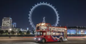 London: Vintage Open-Top Bus Night Tour with Live Guide