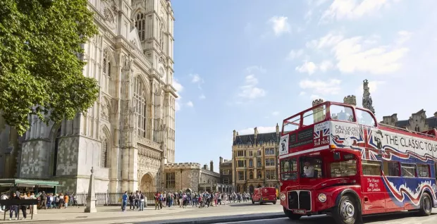 London: Vintage Open-Top Bus Tour with Live Guide