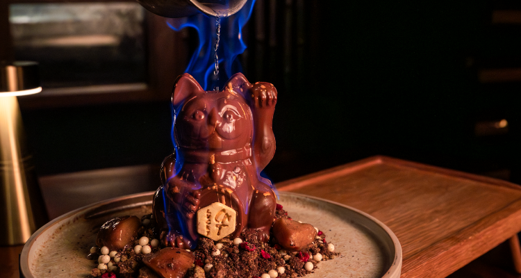 Lucky cat chocolate dessert.