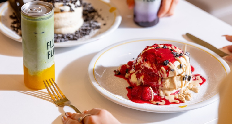 A pancake from Fluffy Fluffy with a mango matcha drink.