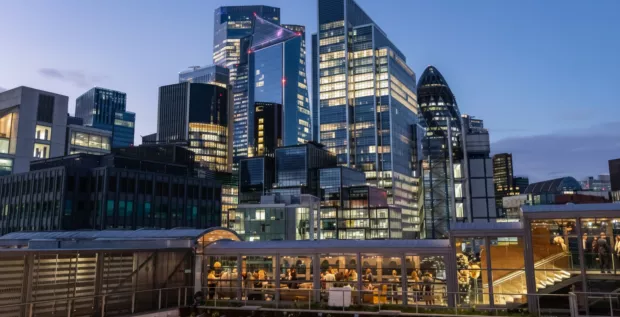 WATCH FOOTBALL IN THE SKY! ROOFTOP AND BIG SCREEN!