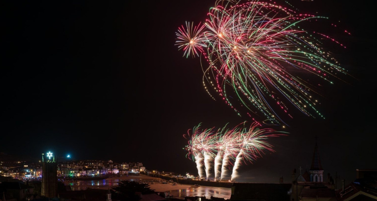 St Ive's NYE fireworks by Tom Wedge.