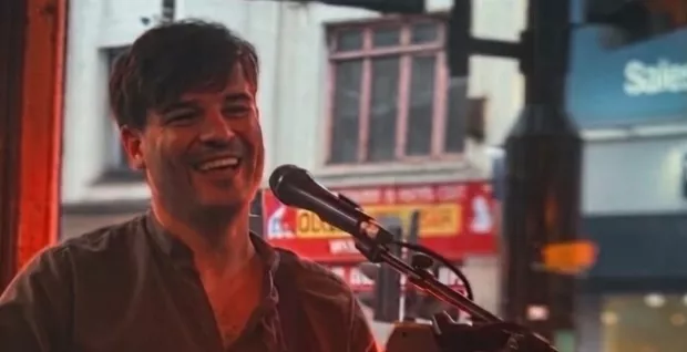 Live Music WIth Valentino Moser